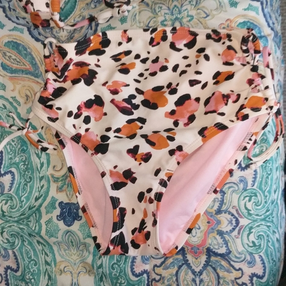 Hula Honey bikini set - Picture 8 of 13